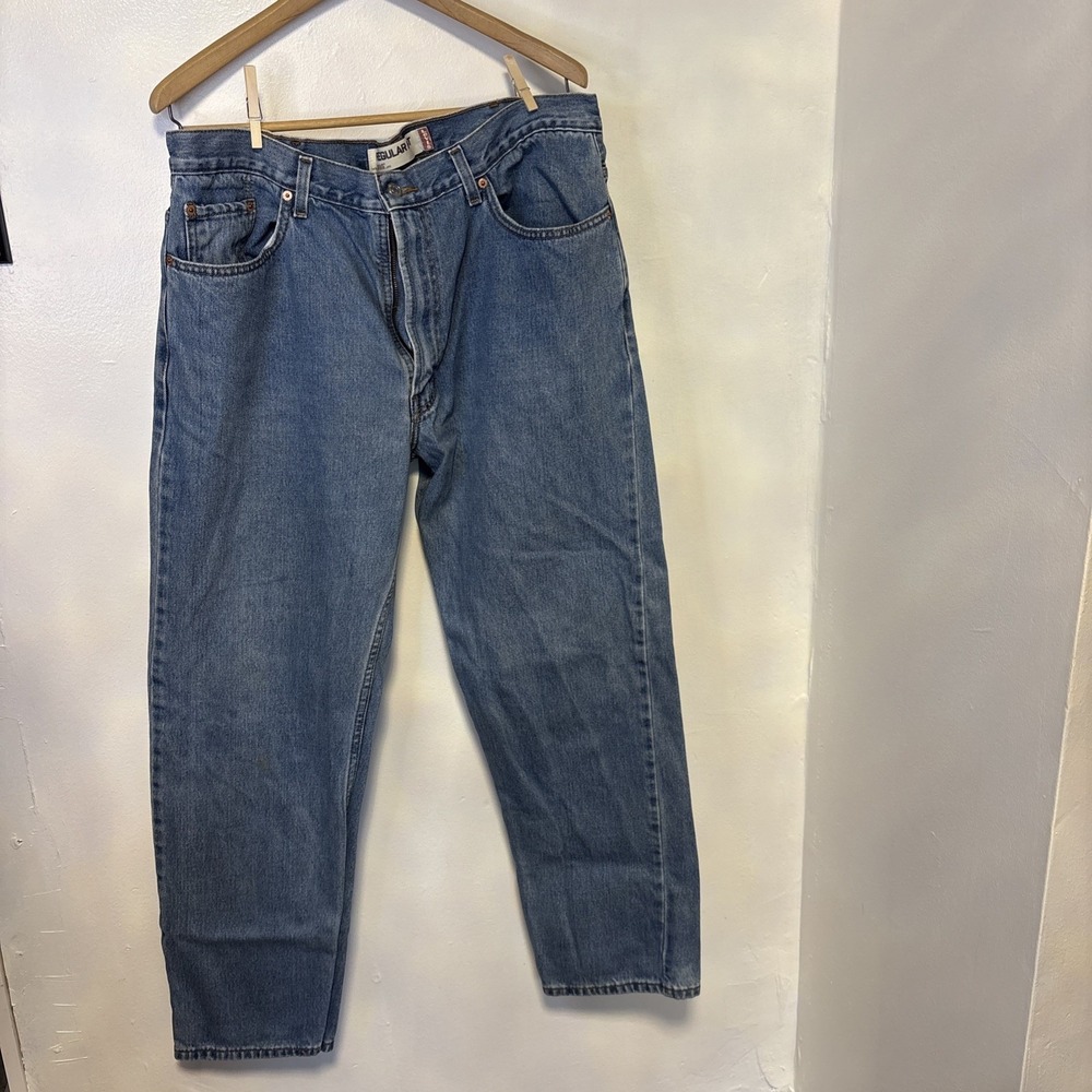 Levis 505 Regular Fit Straight Leg Jeans Mens 40 x 32 Blue Denim medium Wash